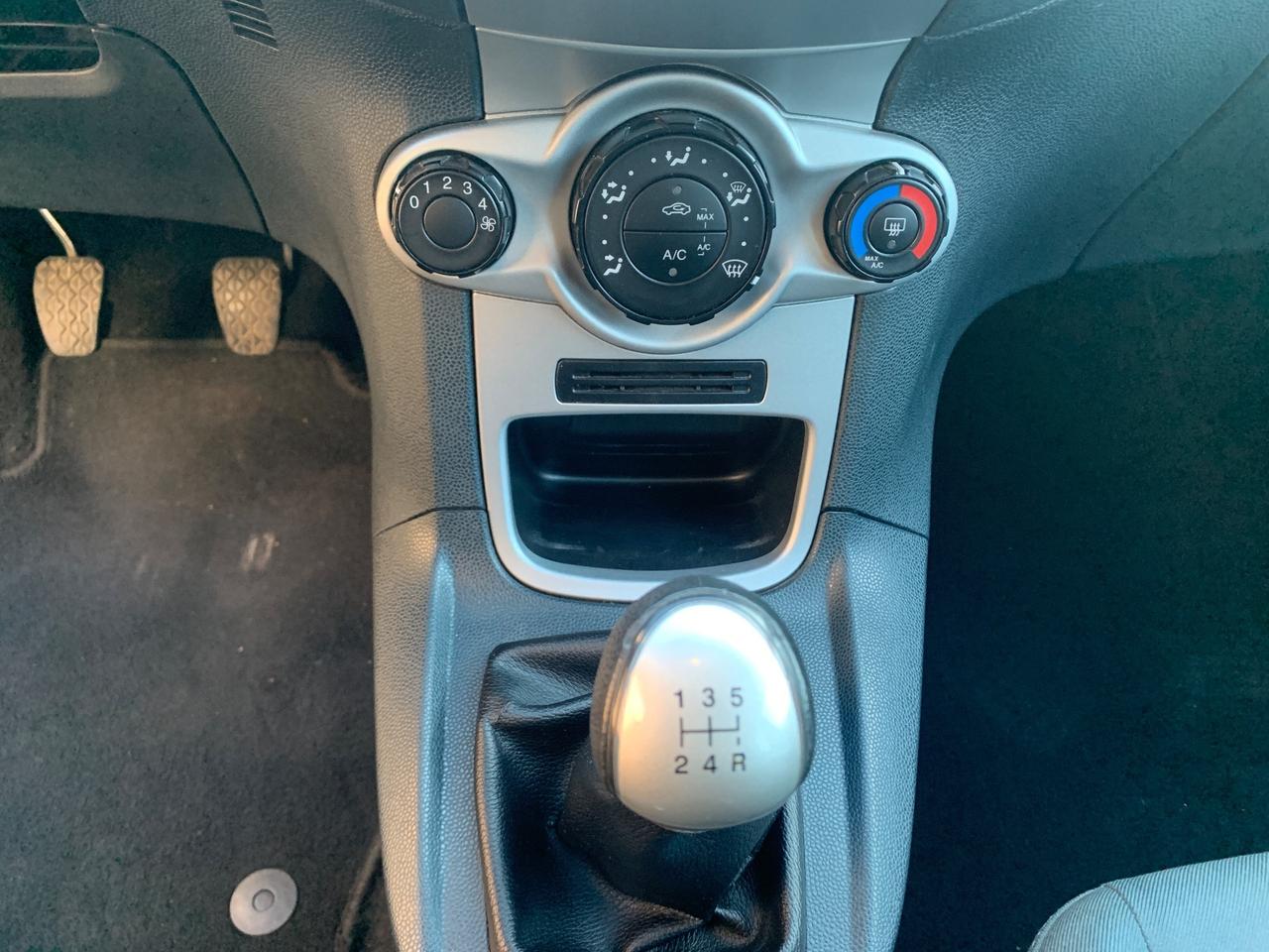 Ford Fiesta 1.4 TDCi 70CV 5 porte