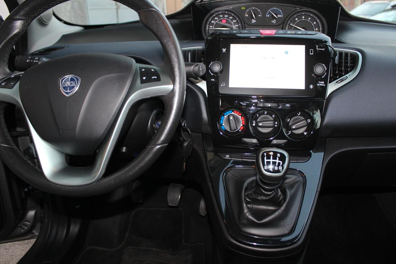 Lancia Ypsilon 1.0 Hybrid Gold