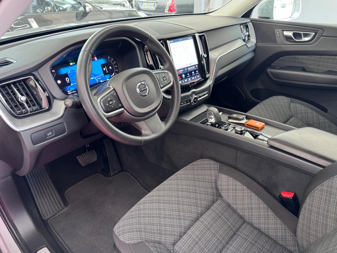 XC60 B4 (d) automatico Essential TAGLIANDI VOLVO