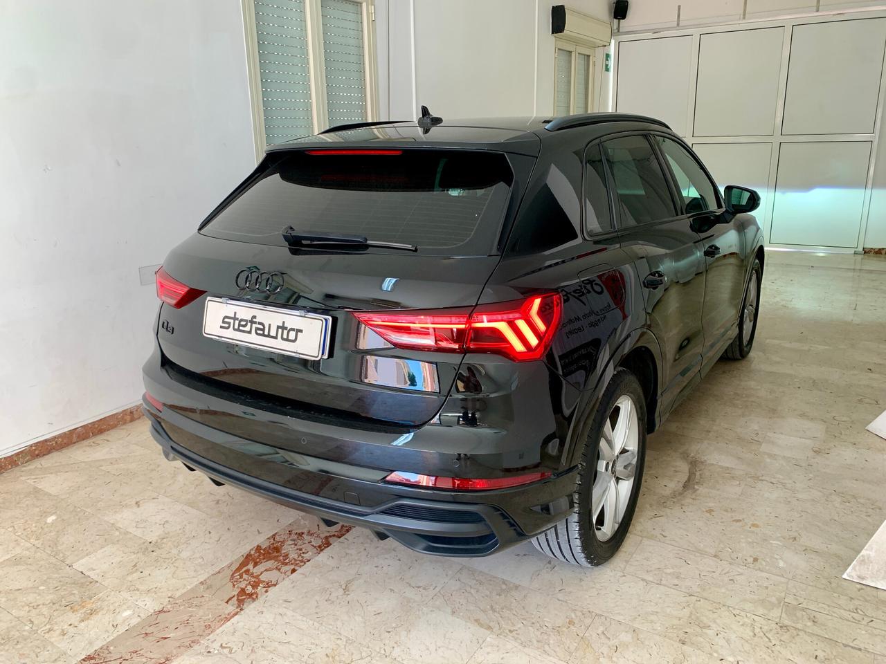 Audi Q3 35 TDI Identity Black S tronic S-Line Ed. 2021