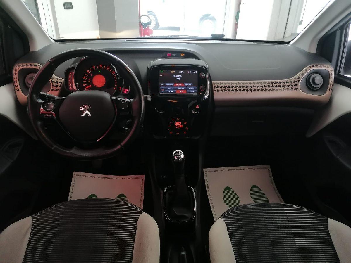 PEUGEOT - 108 - PureTech 82 5p. Allure TOP!