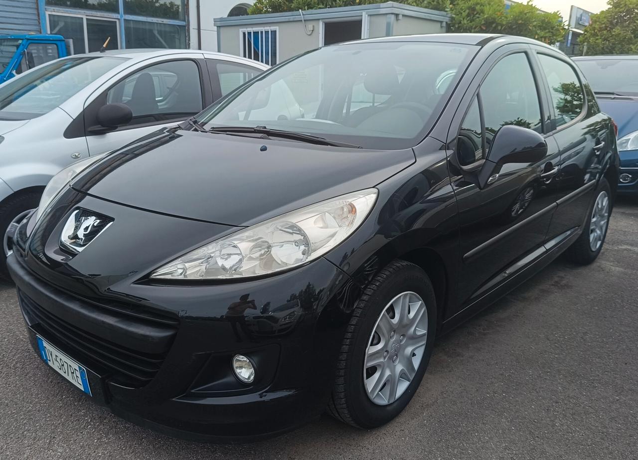 Peugeot 207 1.4 benzina