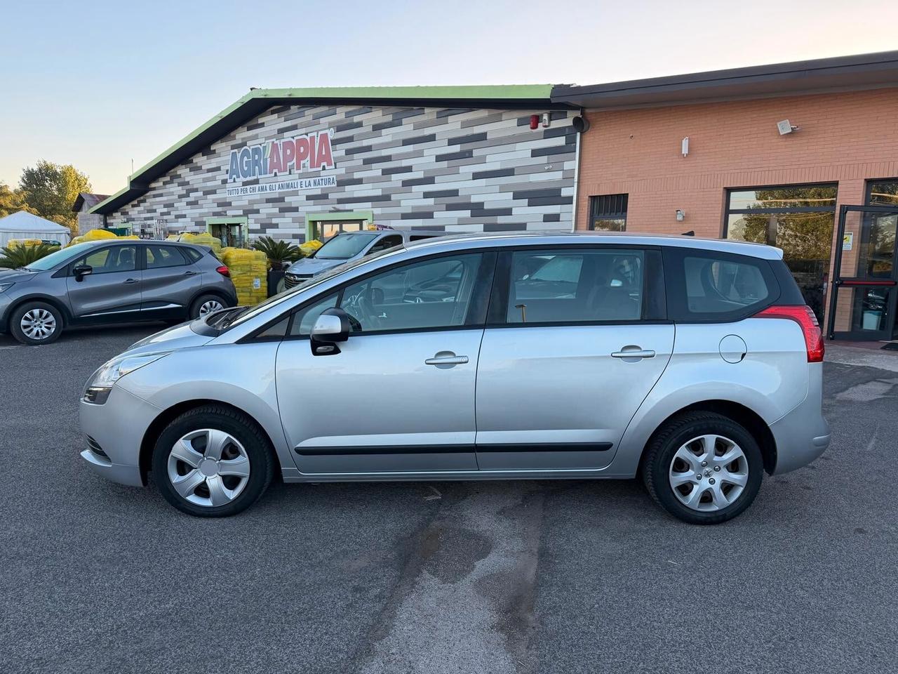 Peugeot 5008 1.6 HDI 115CV ACTIVE 5 POSTI 2013