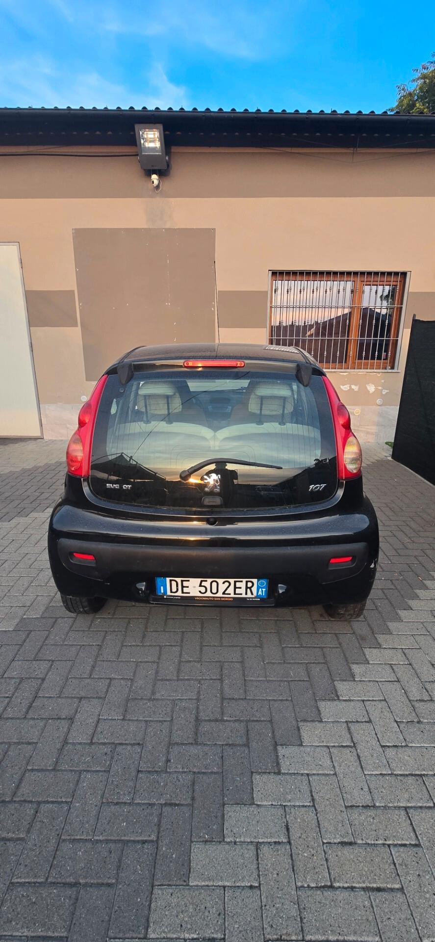 Peugeot 107 1.0 68CV 5p. Sweet Years
