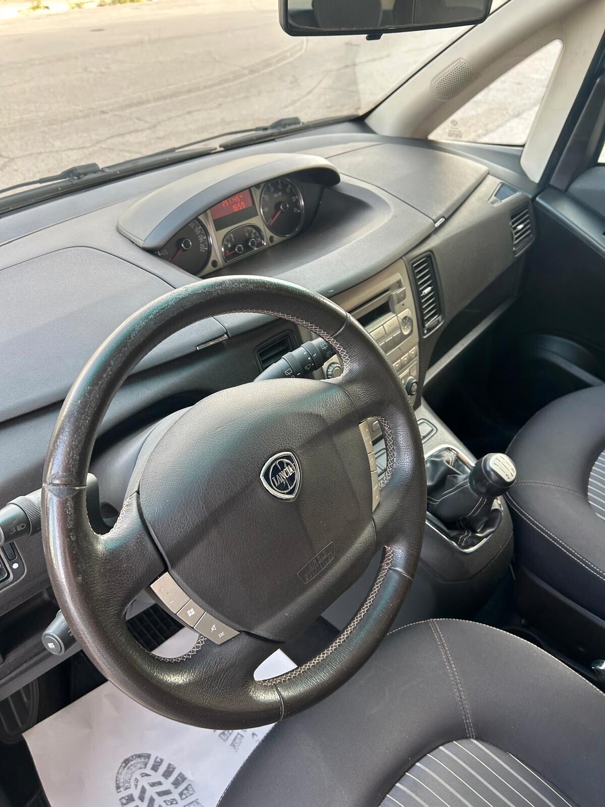 Lancia MUSA 1.3 Multijet 16V 70 CV Argento