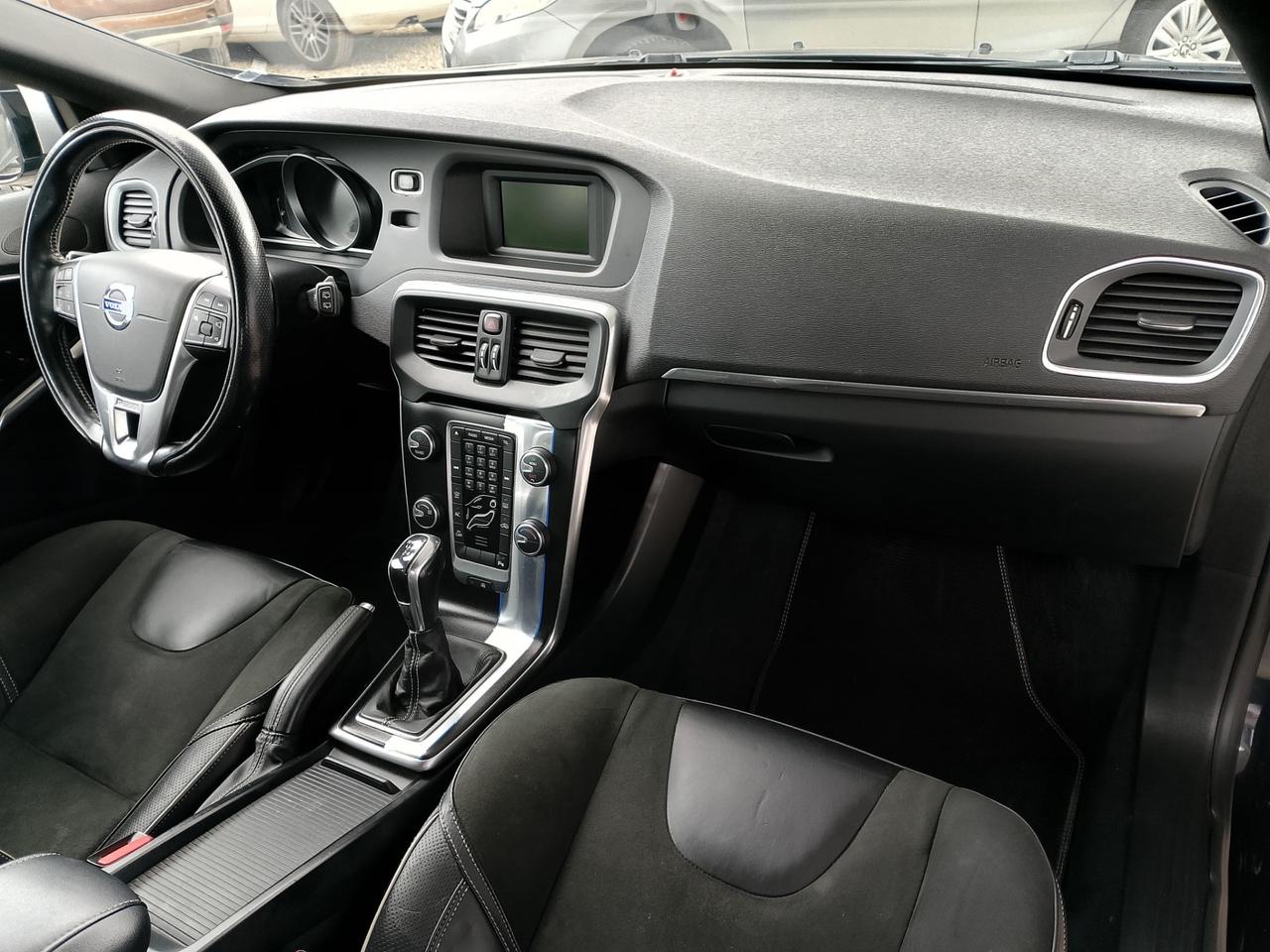 Volvo V40 D2 1.6 Powershift R-design Kinetic