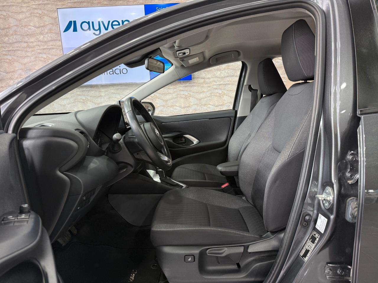 Toyota Yaris 1.5 Hybrid 5p. Business