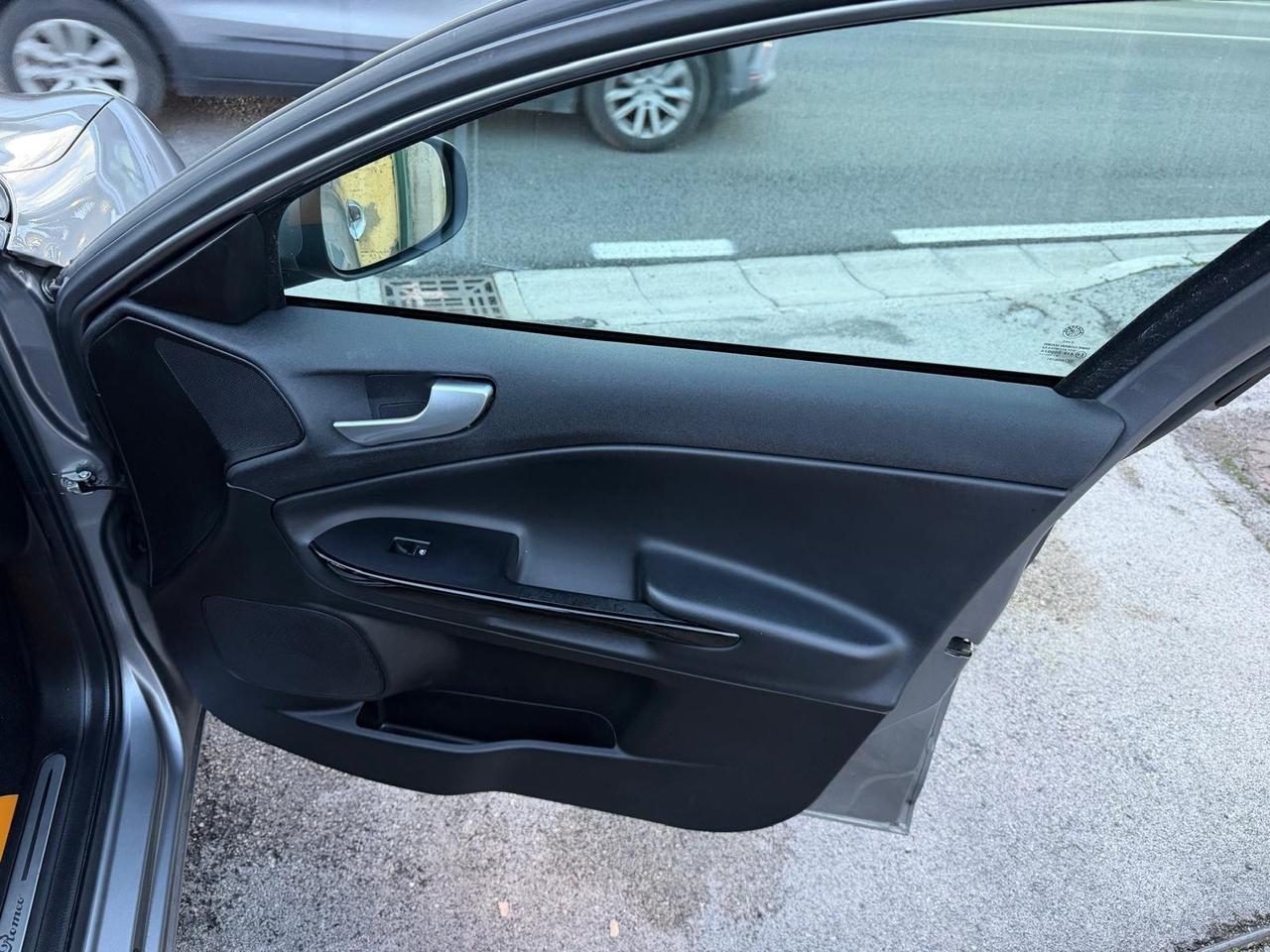 ALFA ROMEO GIULIETTA 1.4 BENZINA 120 (CV) 2012