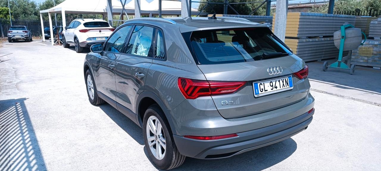 Audi Q3 35 TDI S tronic Business