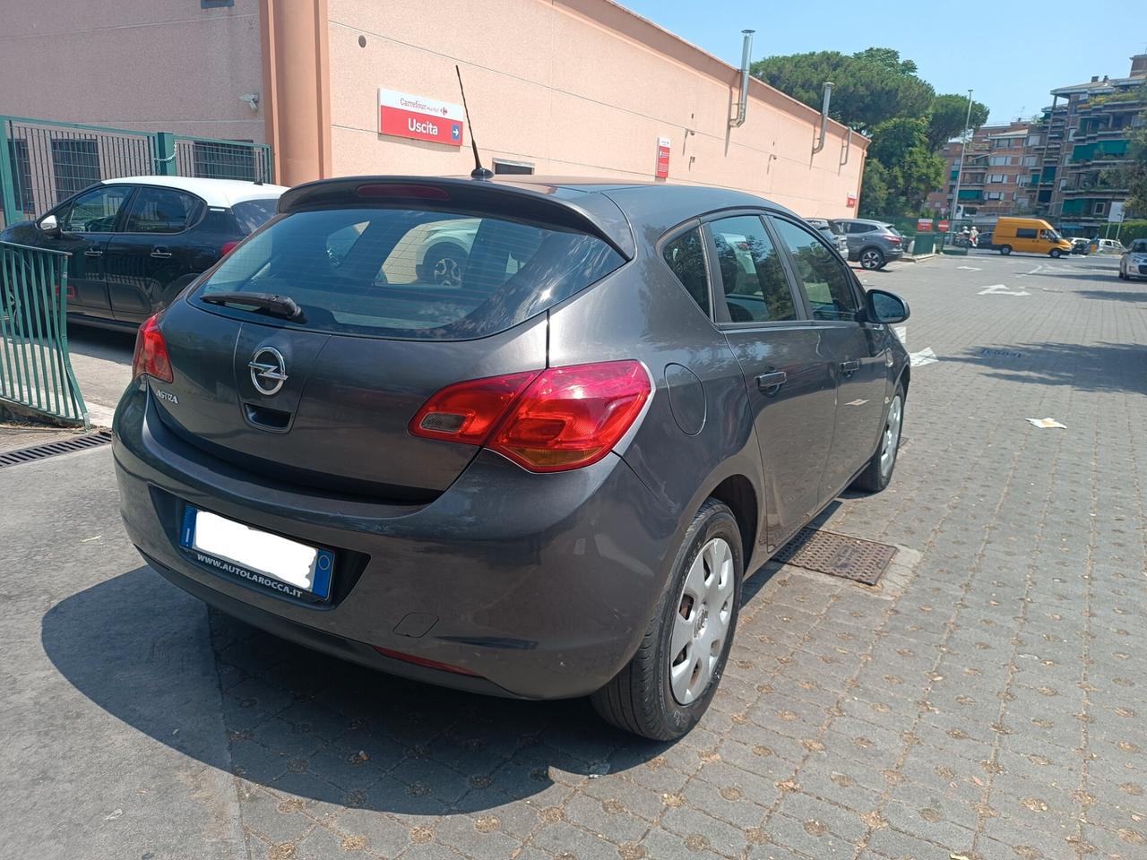 Opel Astra 1.4 100CV 5 porte Cosmo