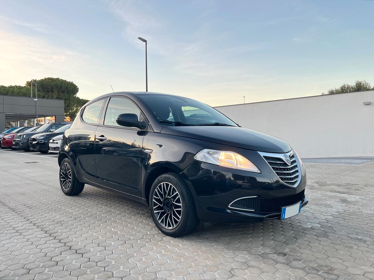 Lancia Ypsilon 1.2 69 CV 5 porte Gold