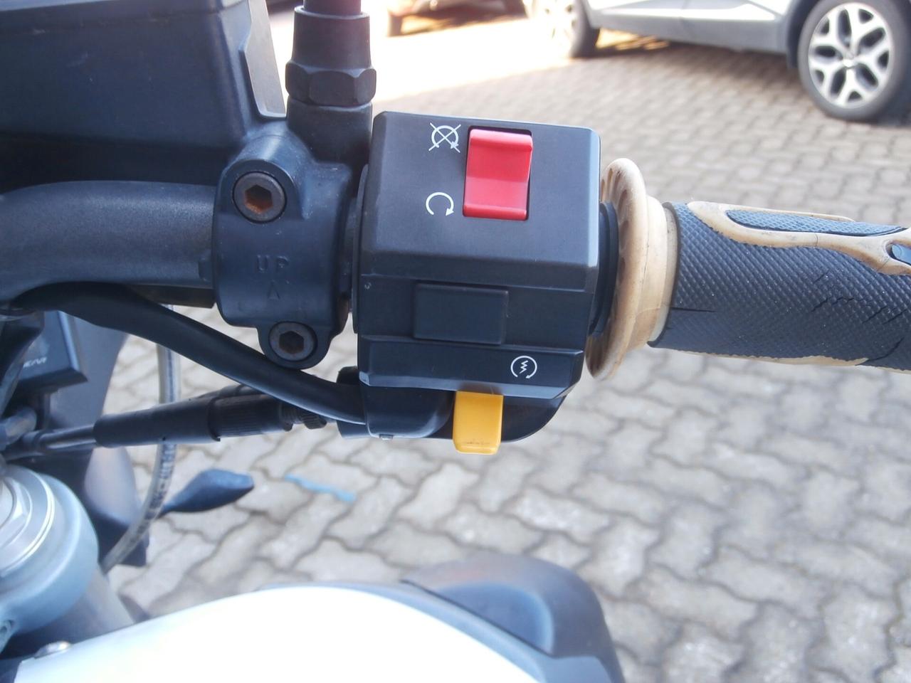 Buell Ulysses XB12 XB12X (2006 - 11) passaggio incluso.