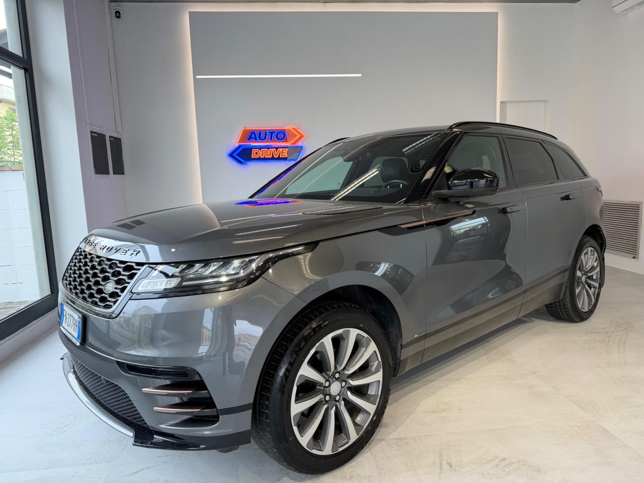 Range Rover Velar 2.0D I4 240 CV R-Dynamic HSE