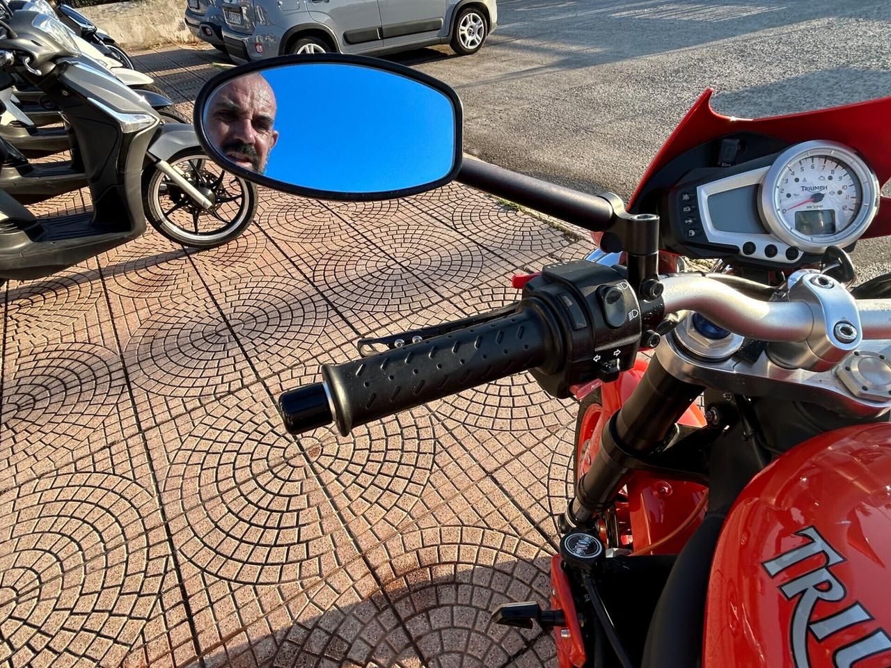 triumph speed triple 1050