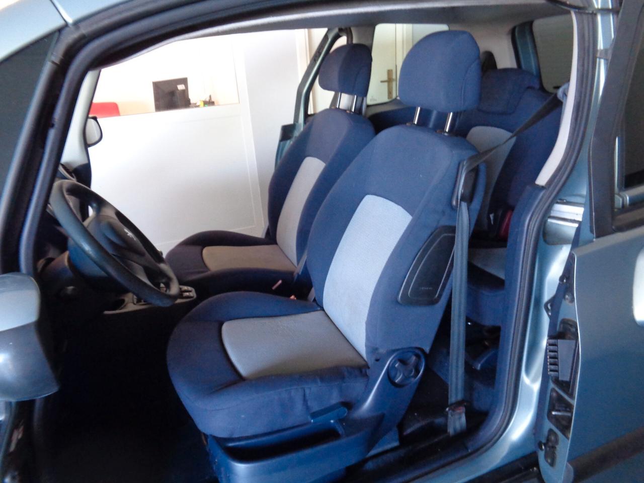 Peugeot 1007 1.4 Happy