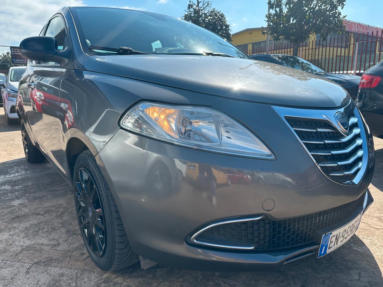 LANCIA YPSILON GOLD TAGLIANDI FINANZIAMENTO