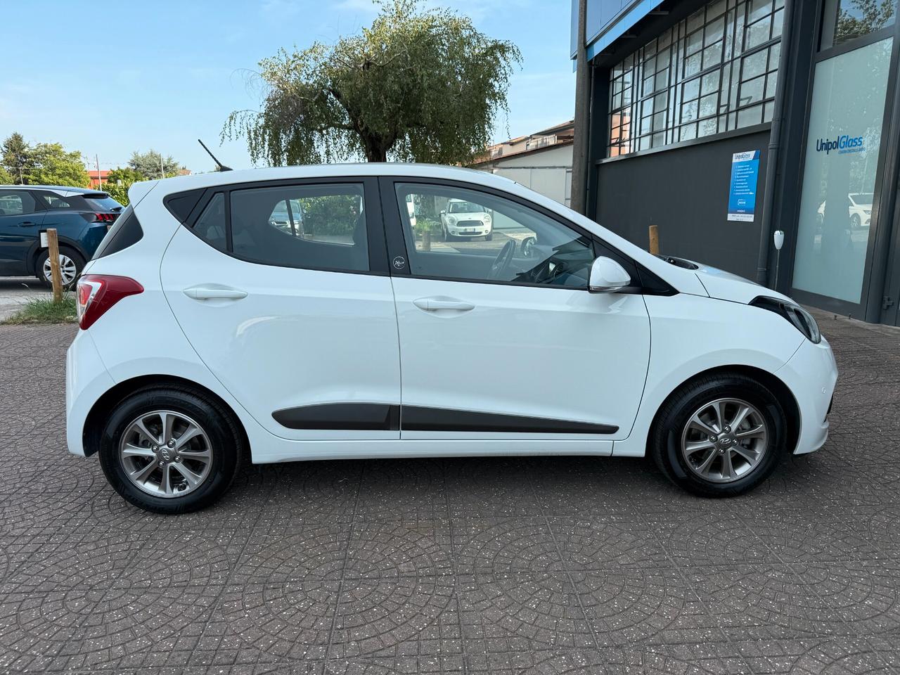 Hyundai i10 1.2 MPI Sound Edition A/T