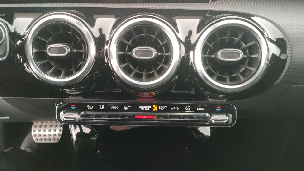 Mercedes-Benz Classe A - W177 2018 - A 180 d Premium auto