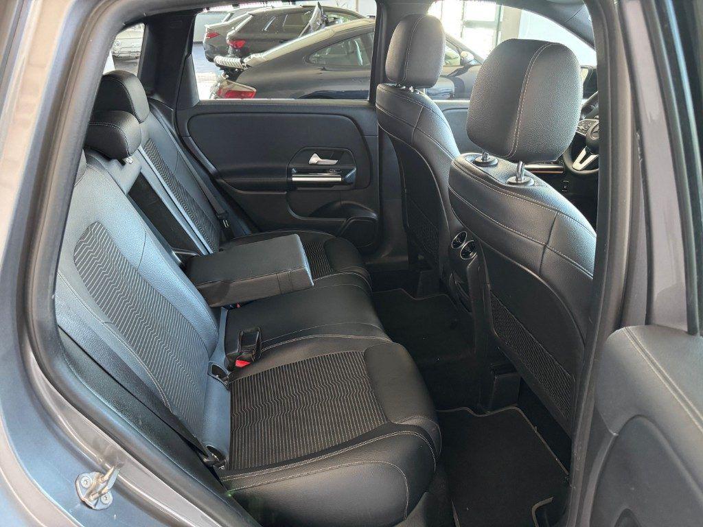 Mercedes-Benz B 180 d Automatic Sport Plus Night Pack Cockpit Full