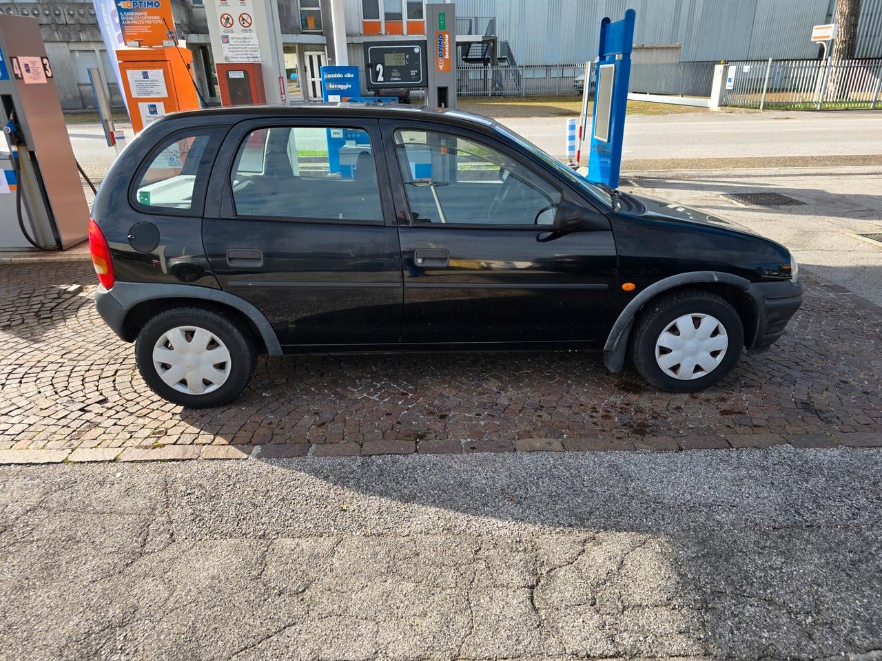 Opel Corsa 1.2i cat 5 porte con 242.000km NEOPATENTATI ok