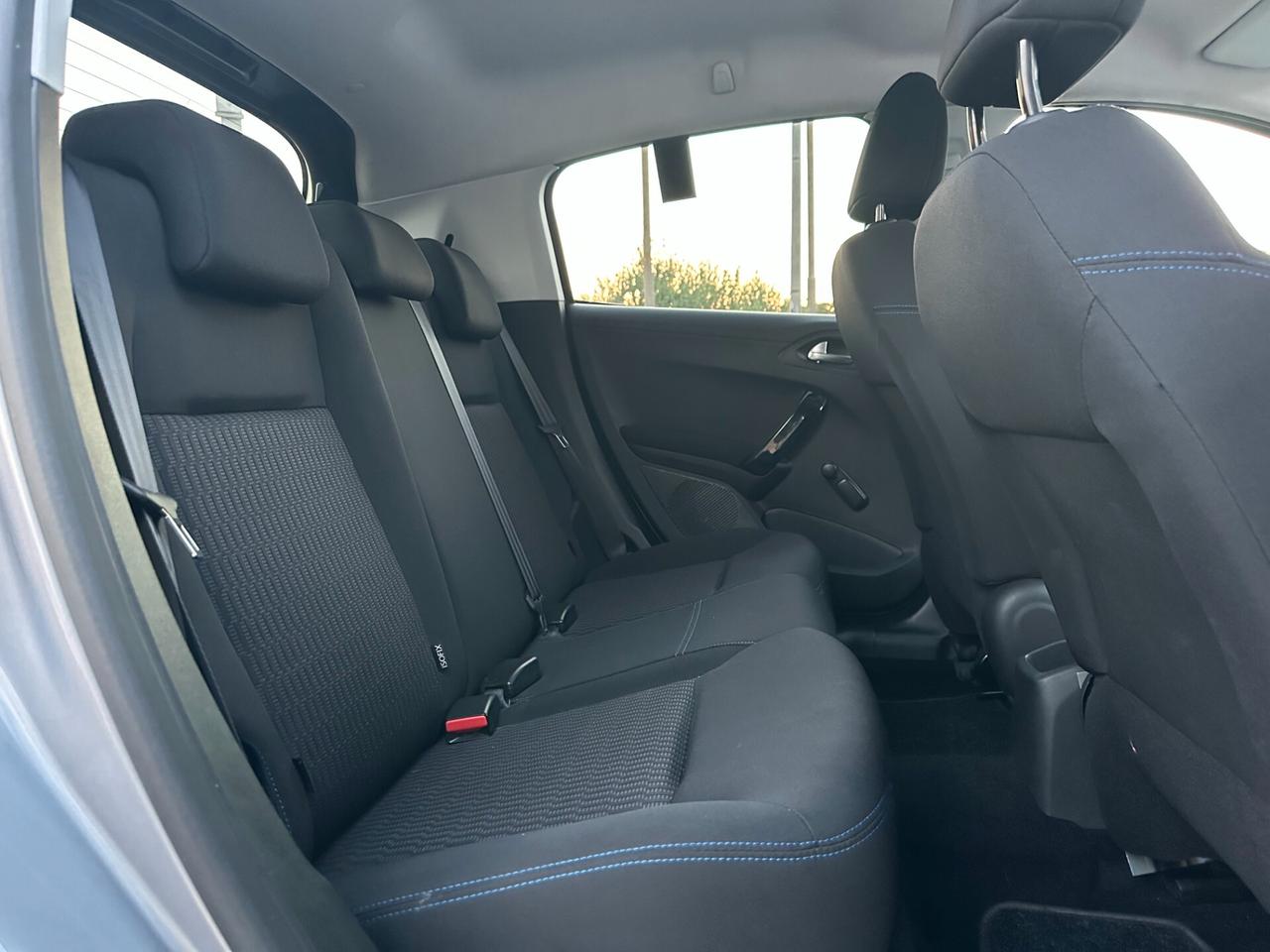 Peugeot 208 1.5 BlueHDi 100cv Signature - 2019 - 65.000 km