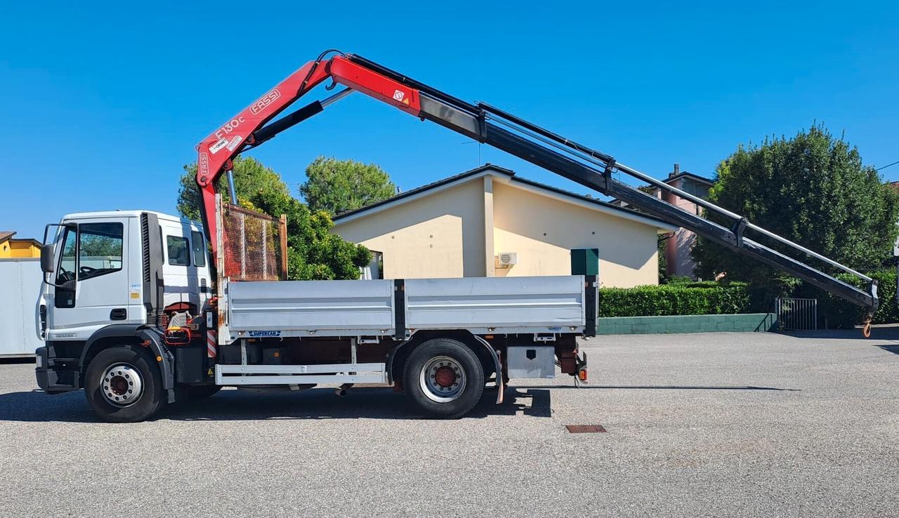 IVECO 180.28 GRU E CASSONE FISSO