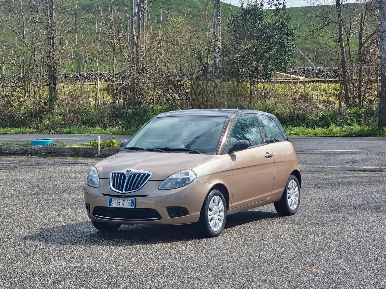 Lancia Ypsilon 1.2 Argento 60CV E5 Benzina Manuale NEO