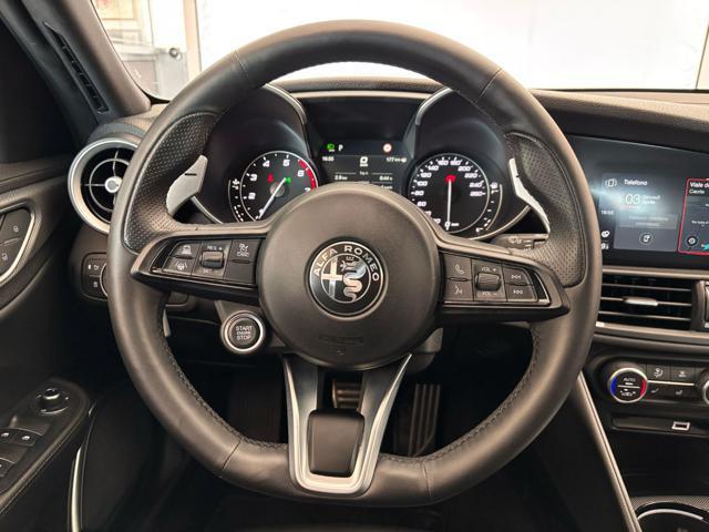 ALFA ROMEO Giulia 2.0 Turbo 280 CV AT8 AWD Q4 Veloce in arrivo