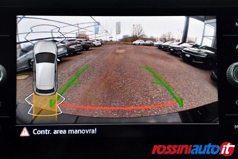 VOLKSWAGEN T-ROC 1.5 TSI 150 CV R-LINE + R18 TECH PACK I.Q LED