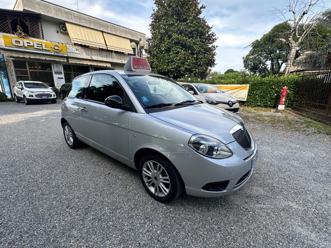 Lancia Ypsilon 1.2 69 CV Unyca