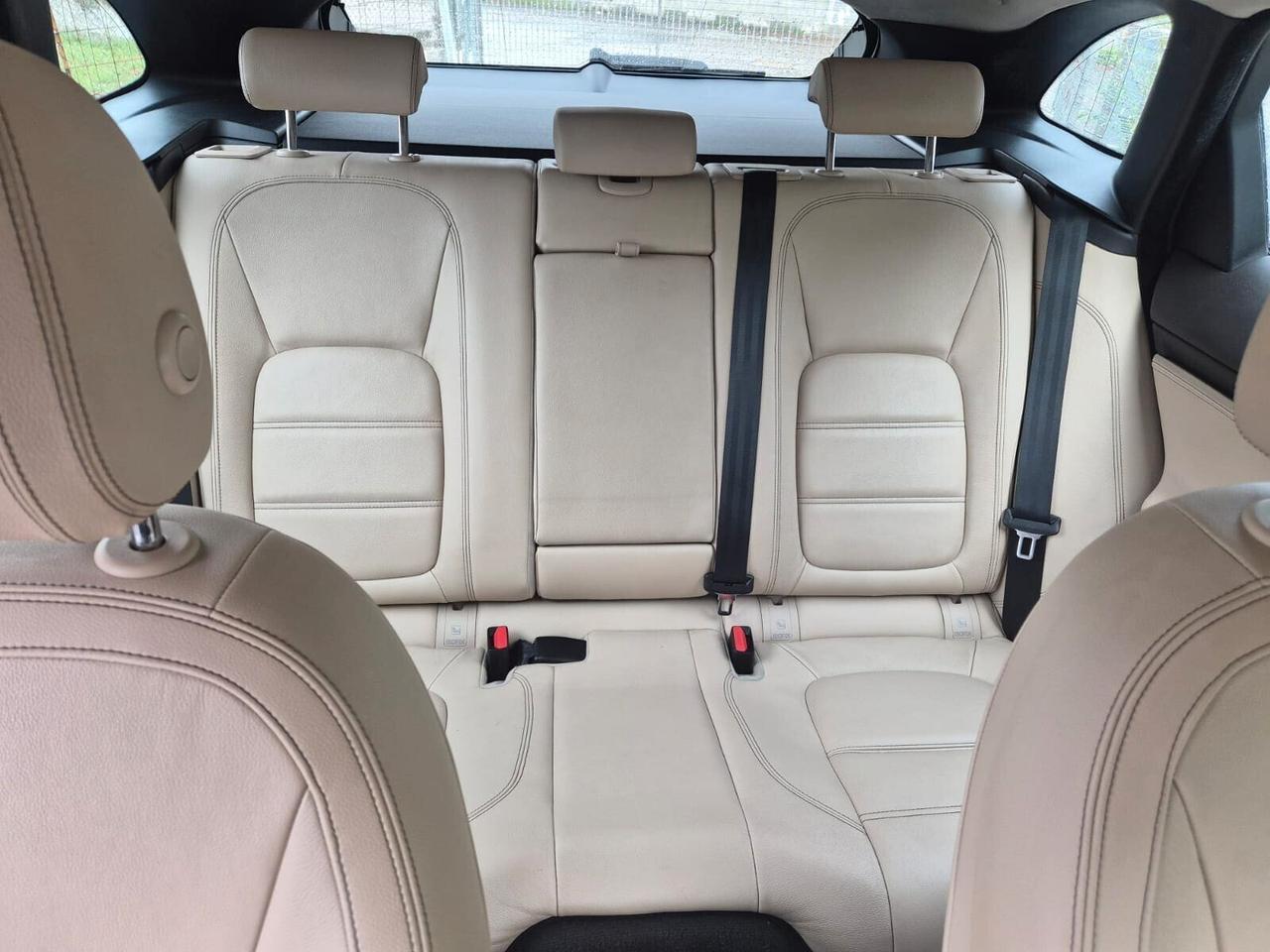Jaguar F-Pace 2.0 D 180 CV AWD automatica Prestige