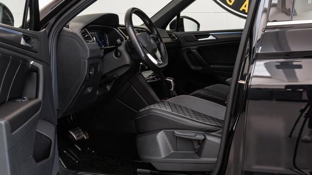 VOLKSWAGEN Tiguan 2.0 TDI SCR DSG 4MOTION R-Line UNIPRO