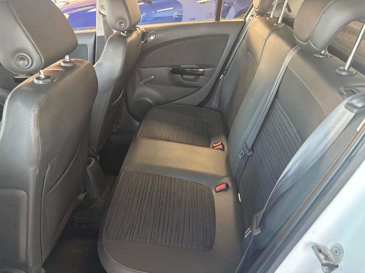OPEL CORSA ANNO 2014BZ GPL ADATTA NEOPATENTATI KM 200 MILA