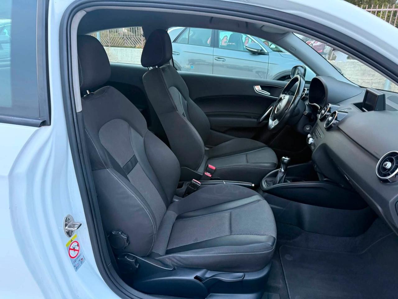 Audi A1 1.6 TDI 90CV -3 PORTE-