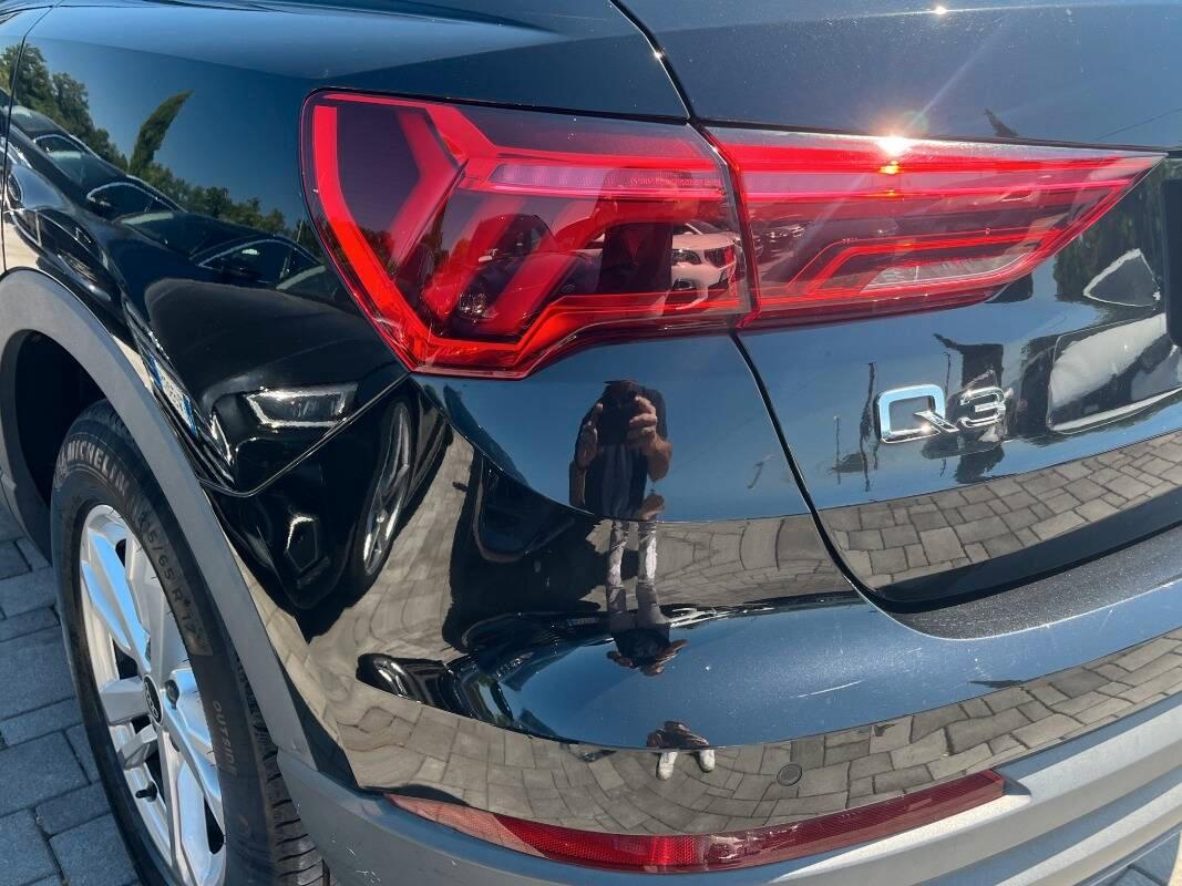 Audi Q3 35 2.0 tdi Business s-tronic