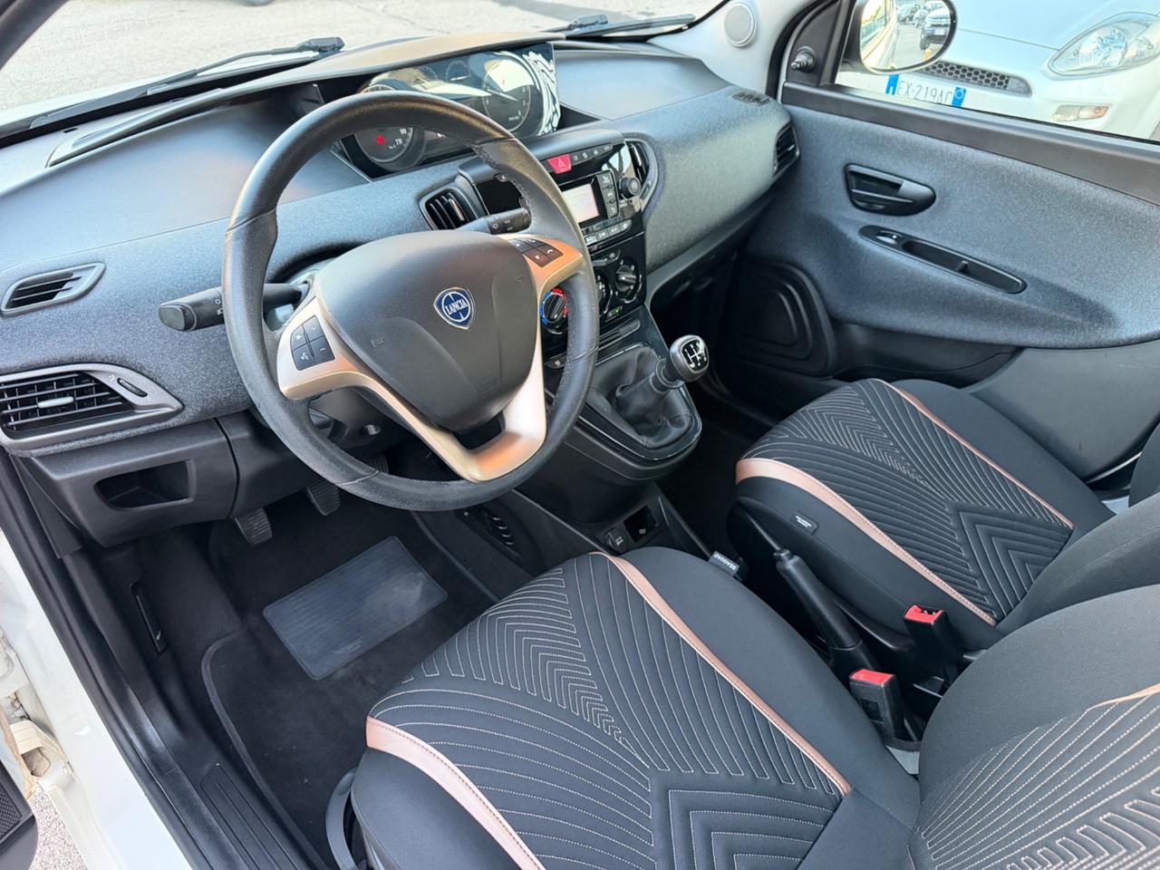 Lancia Ypsilon 1.2 benzina 69 cv 2019 87.000 km
