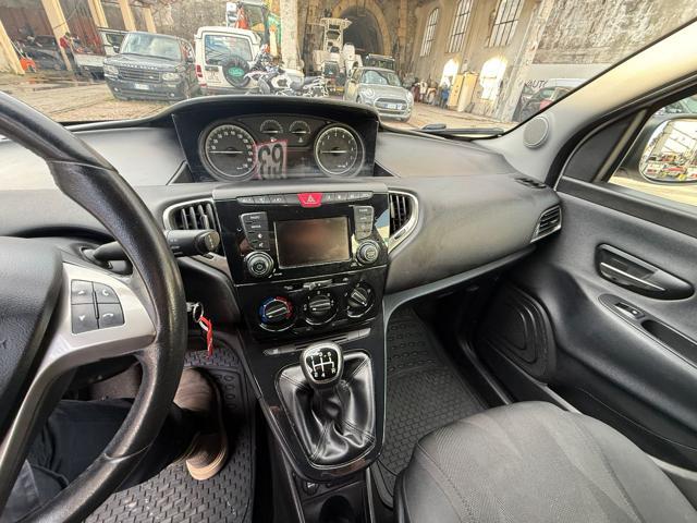 LANCIA Ypsilon 1.2 69 CV 5 porte GPL Ecochic Silver