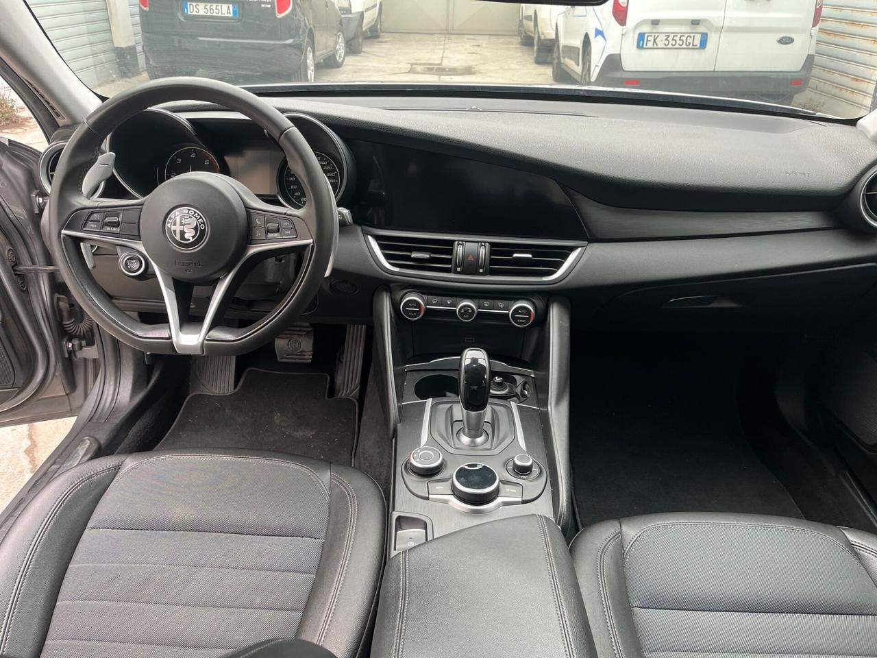 Alfa Romeo Giulia 2.2 Turbodiesel 180 CV AT8 Business Sport Launch Ed.