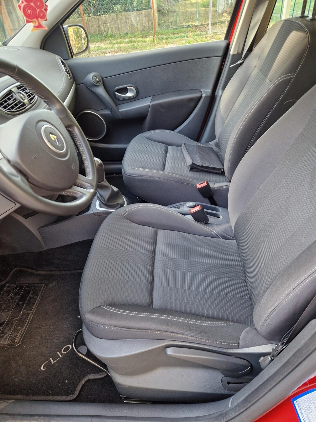 Renault Clio 1.2 Benz 75 cv - 2011