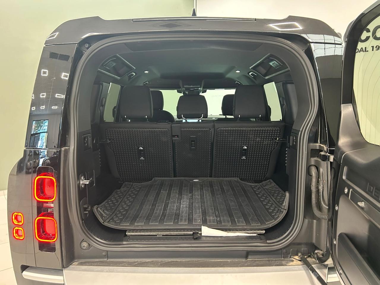 Land Rover Defender 110 3.0D I6 200 CV AWD Auto X-Dynamic SE