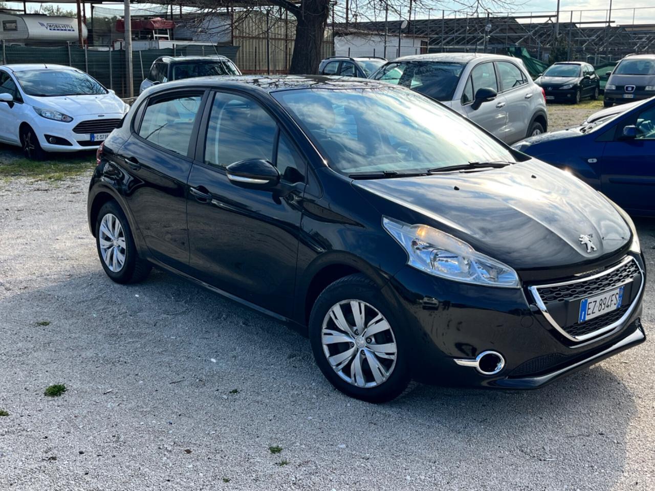 Peugeot 208 1.4 HDi 68 CV 5 porte Allure