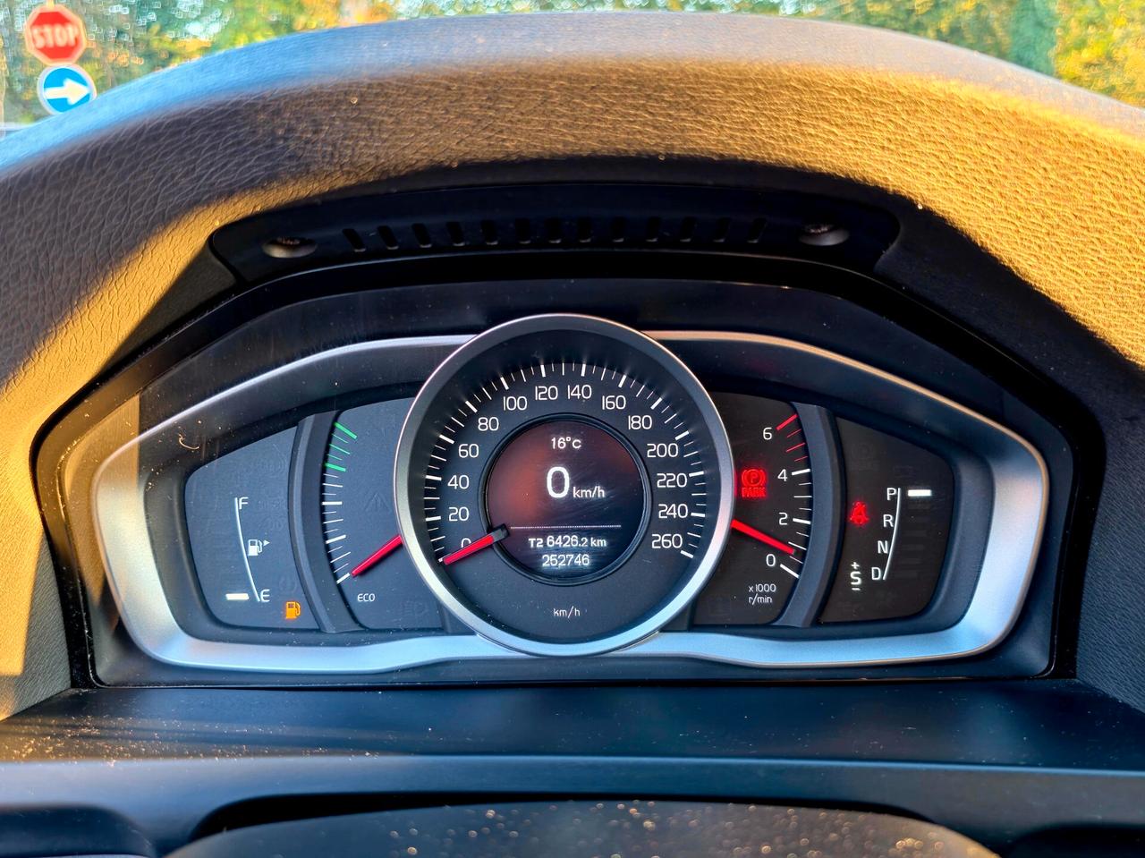 Volvo V60 D4 Geartronic R-design 2012-E5B Automatico