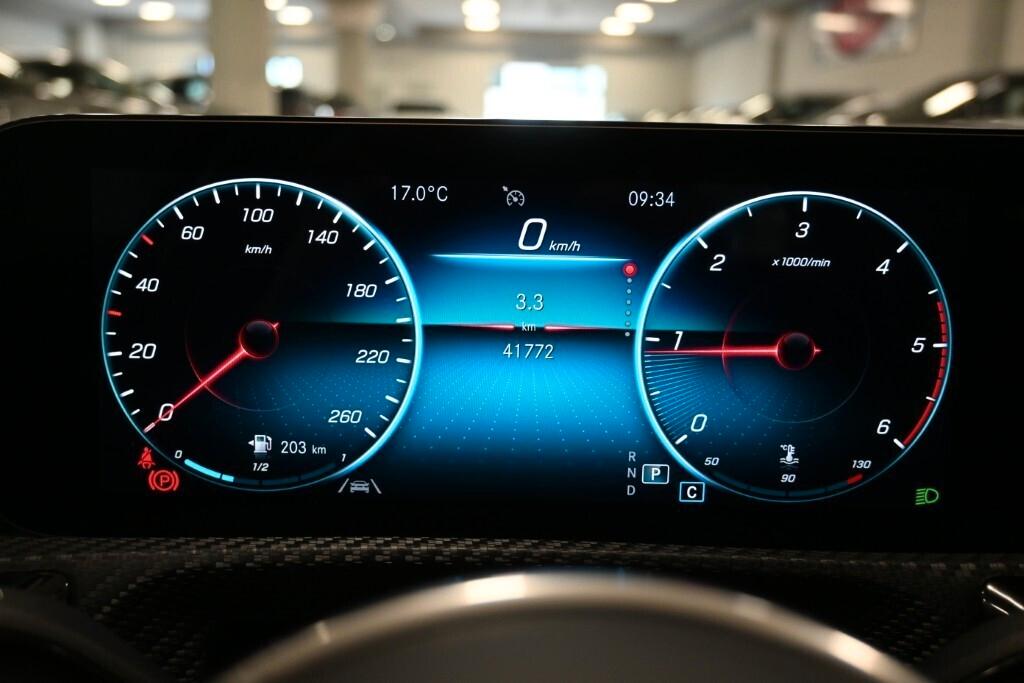 MERCEDES-BENZ A 180D 116CV AUTOMATIC BUSINESS SOLUTION ( NAVI PREMIUM - PARK ASSIST - TELECAMERA POST. - CERCHI 16 )