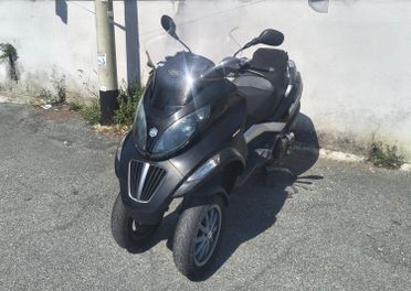 Piaggio MP3 400