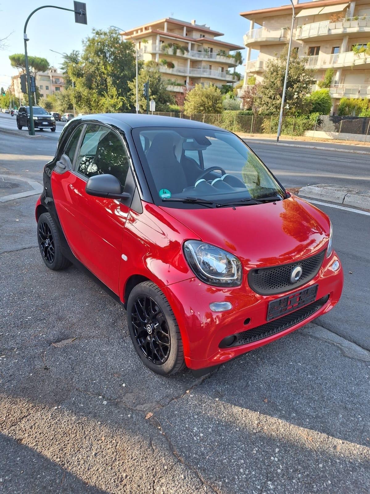 Smart ForTwo 1.0 71cv Coupe C manuale clima auto Cerchi 16