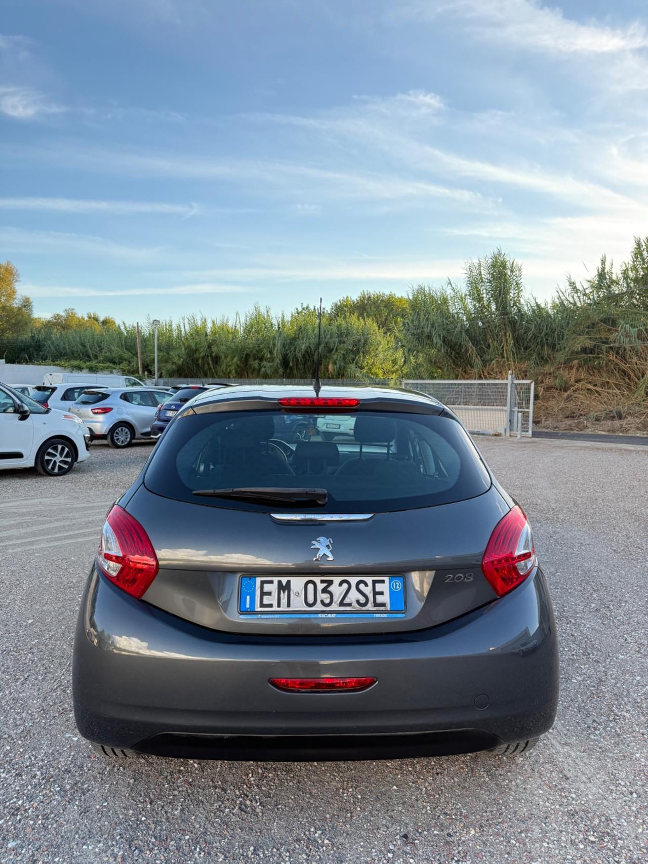 Peugeot 208 1.4 HDi 68 CV 5 porte Allure