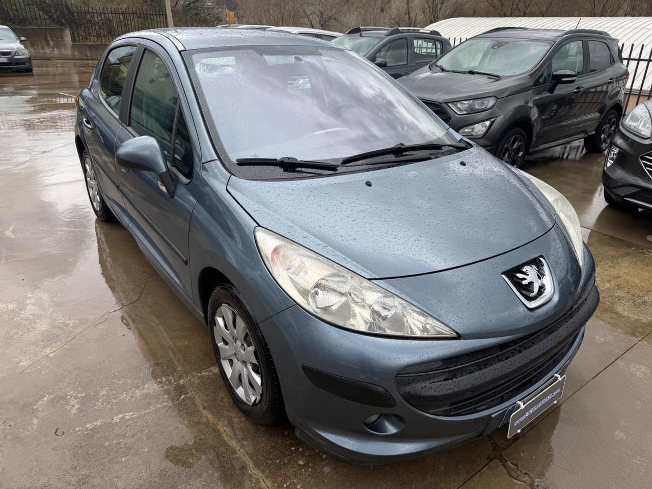 Peugeot 207 1.4 8V 75CV 5p. ONE Line