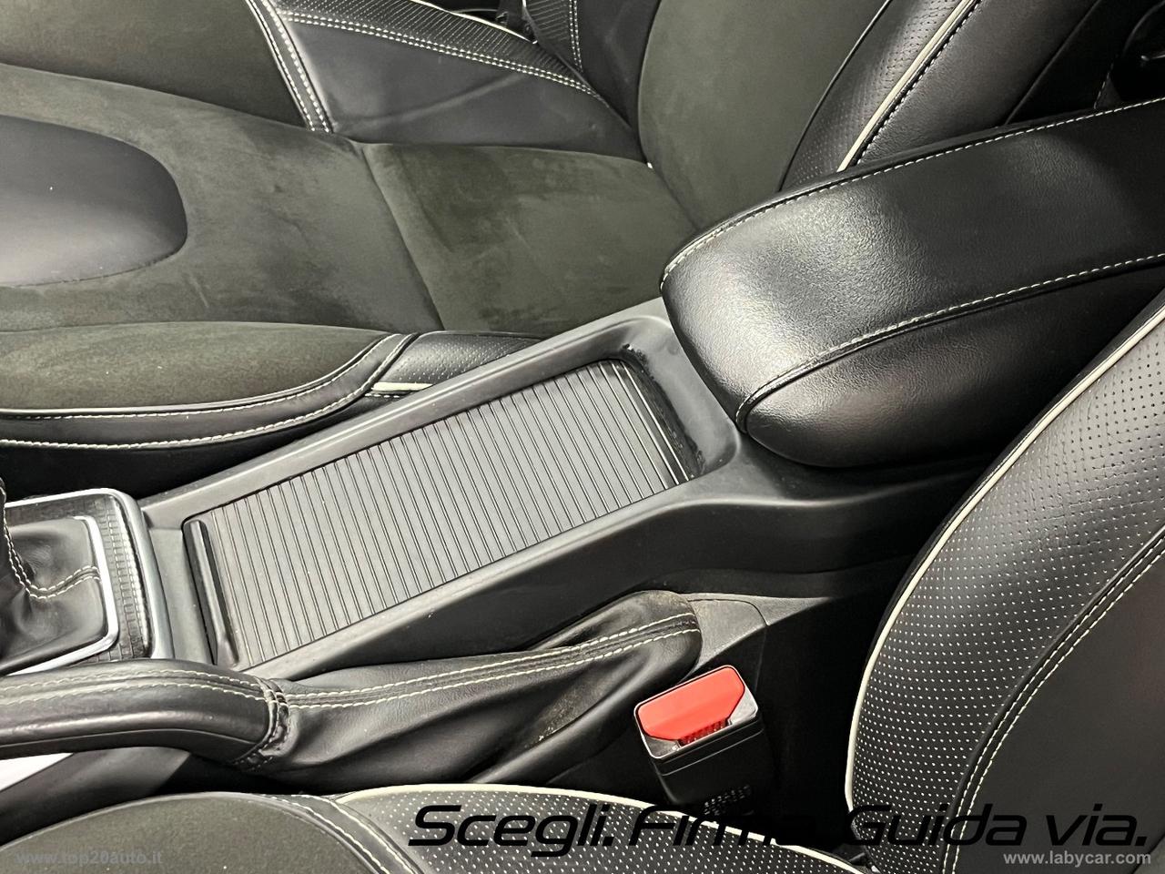 VOLVO V40 D2 R-design FARI LED|DOPPIO SCARICO