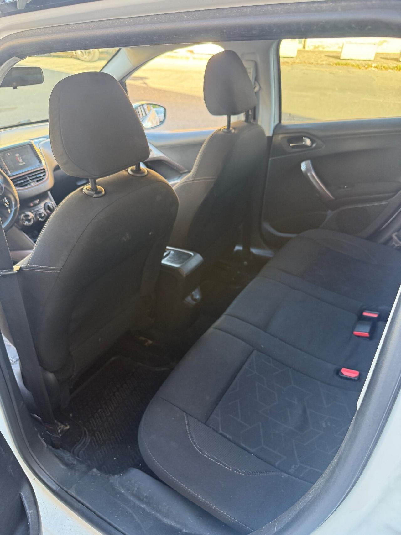 Peugeot 2008 1.6 e-HDi
