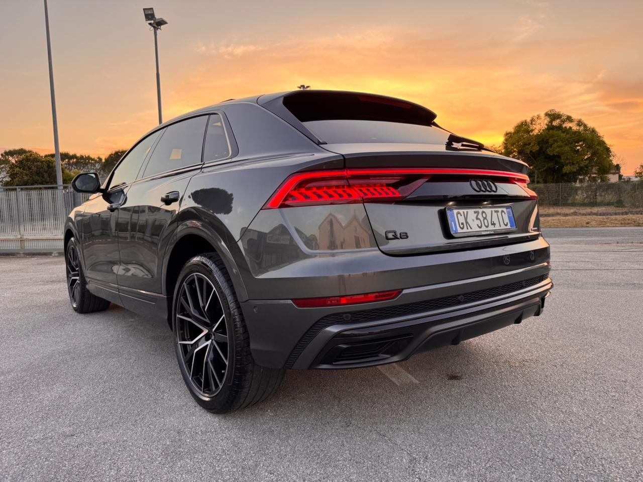 Audi Q8 60 TFSI e quattro tiptronic S line plus